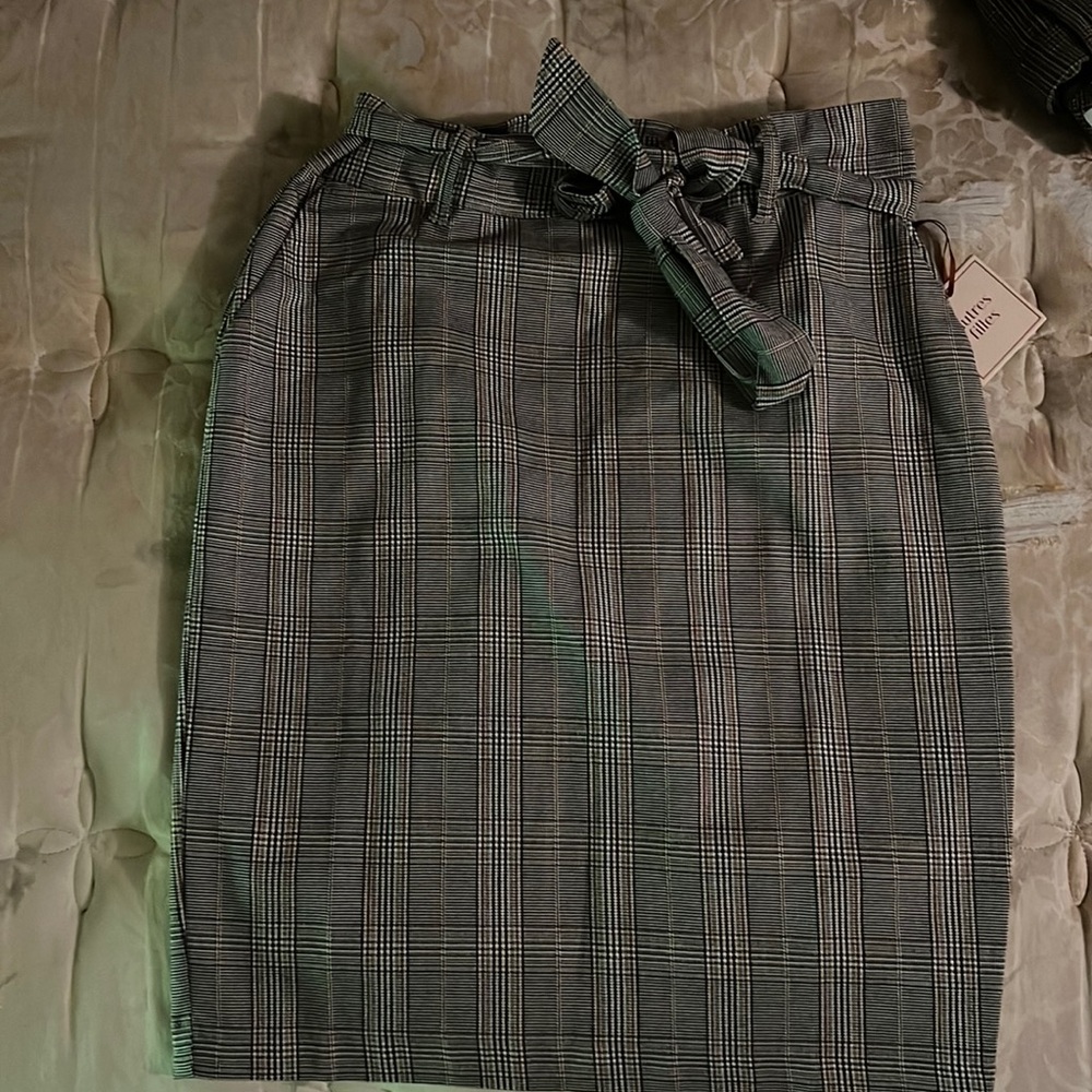 Pencil knee length skirt